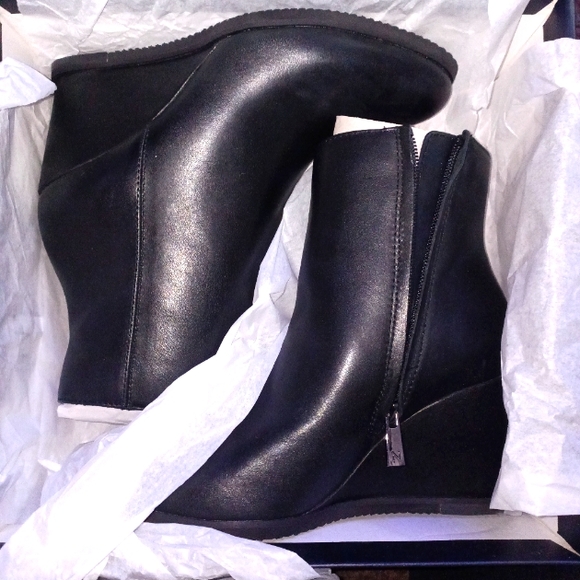 Naturalizer Garnet Booties - Picture 3 of 6